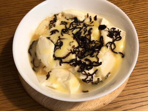 レンジでチーズと塩昆布の湯豆腐♬